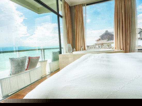 豪华海景浴缸房