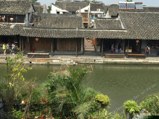 葛覃临水豪华浴缸房