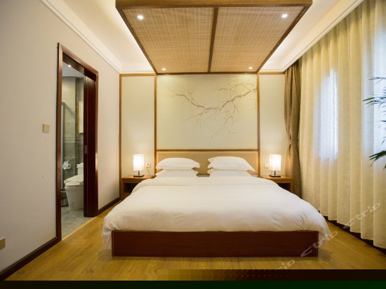 杨柳岸山景大床房