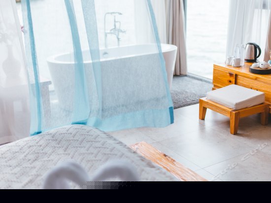 亲水海景落地窗大床房（风花1）