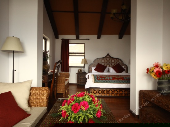 滨水露天浴缸海景房