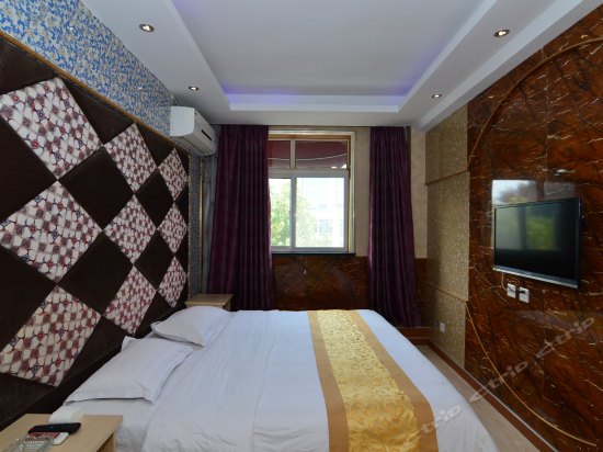 简约主题大床房