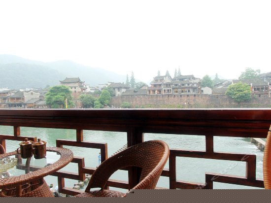 临江阳台大床房