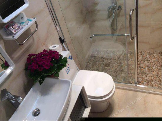 七号豪华大床房