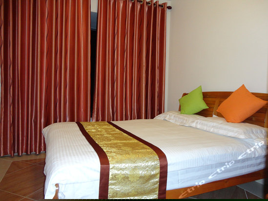 豪华园景三房二厅