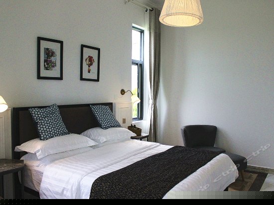 侧面田园景观大床房