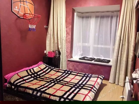 三室两厅聚会房