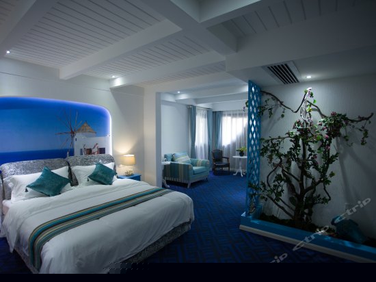 橄榄花豪华大床房