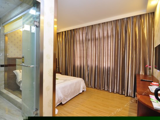 景观豪华大床房