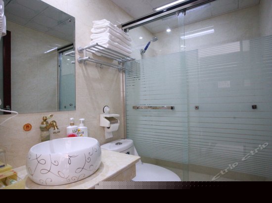 豪华四人家庭套房