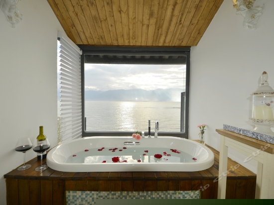 二楼海景大床房