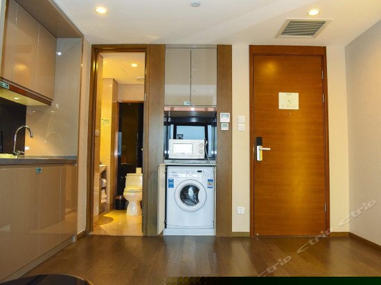 豪华城景大床房