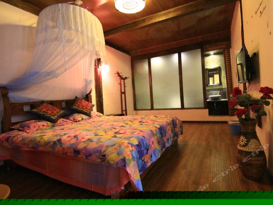 百奇温馨大床房