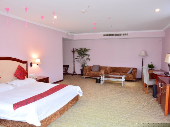 六楼豪华大床房