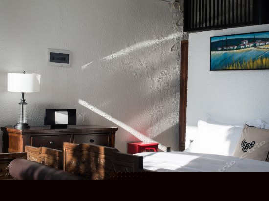 山居院林荫露台海景房