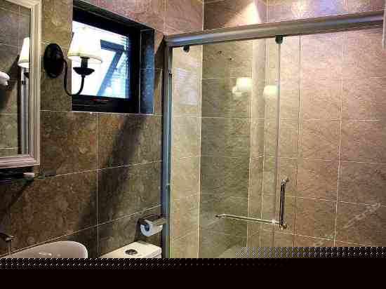 侧面海景大床房