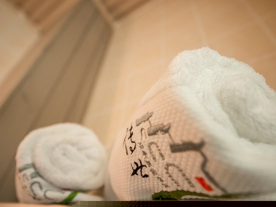 落地窗特价大床房