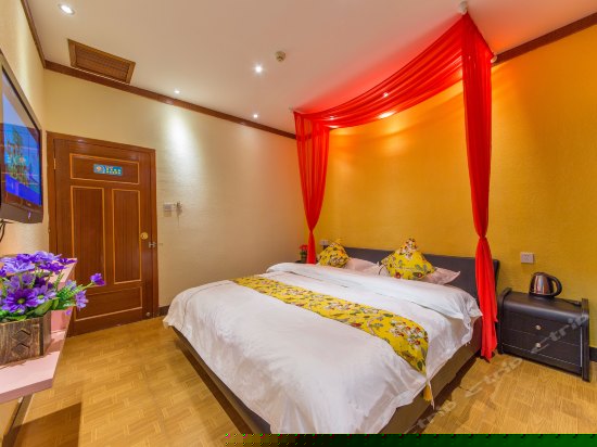 豪华舒适大床房