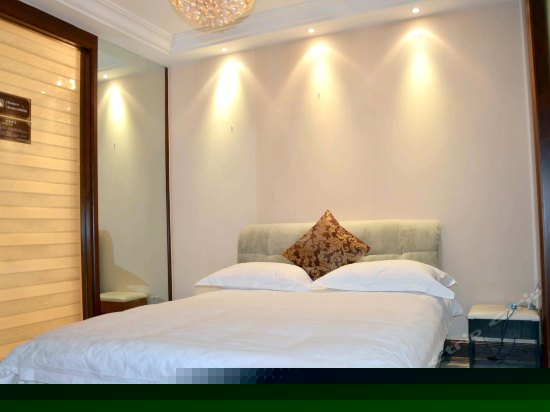 精选豪华双床房