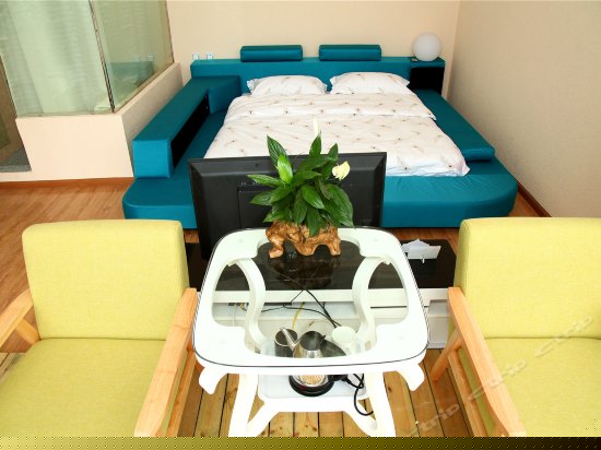 浅蓝海景日出房