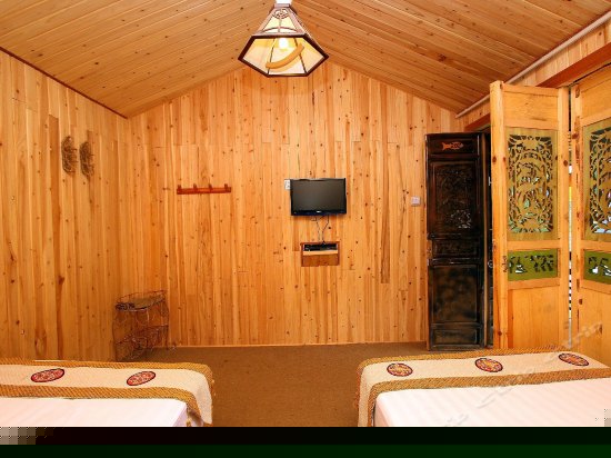 二楼湖景双床房