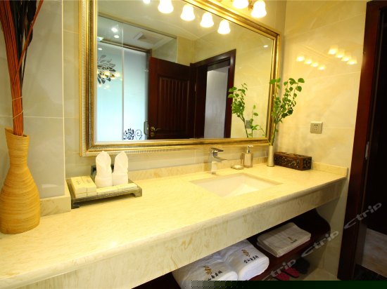 南亚风情望江大床房