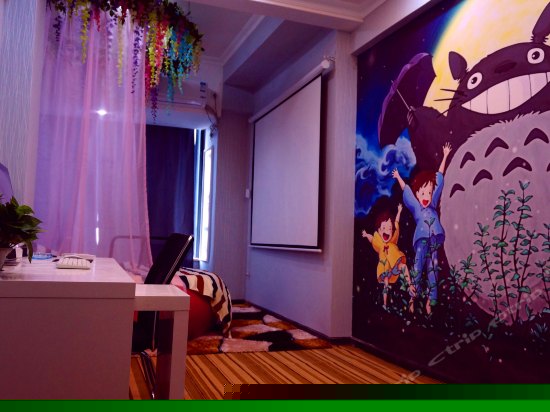 龙猫浪漫主题影院房