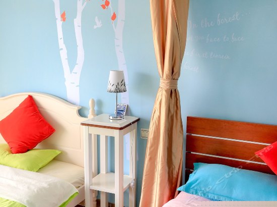 雅致侧海景母子床房