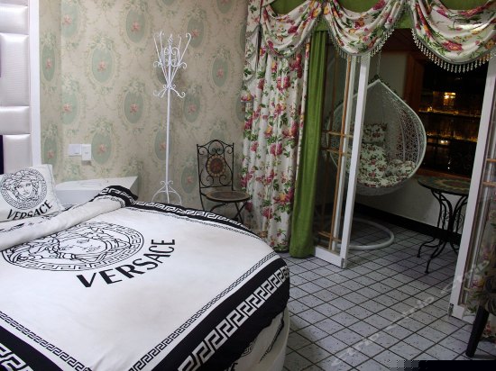 花好月圆（临江圆床）