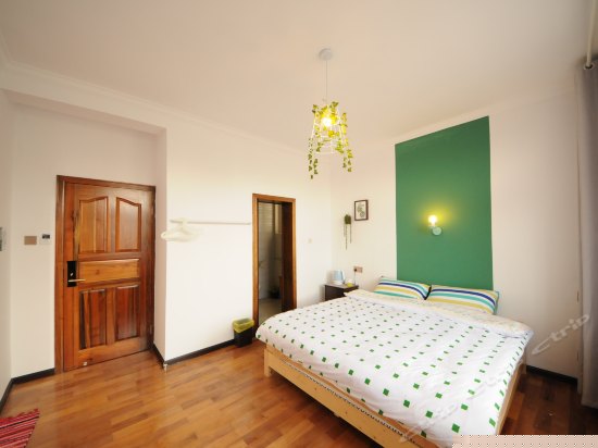 南北一号阳台绿色间