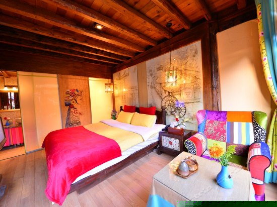 豪华阳光大床房