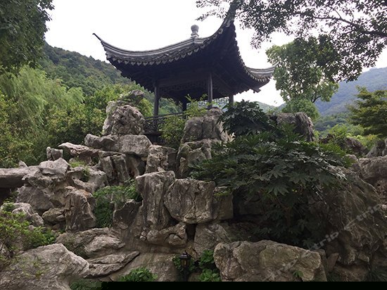 伍号院·枕石居