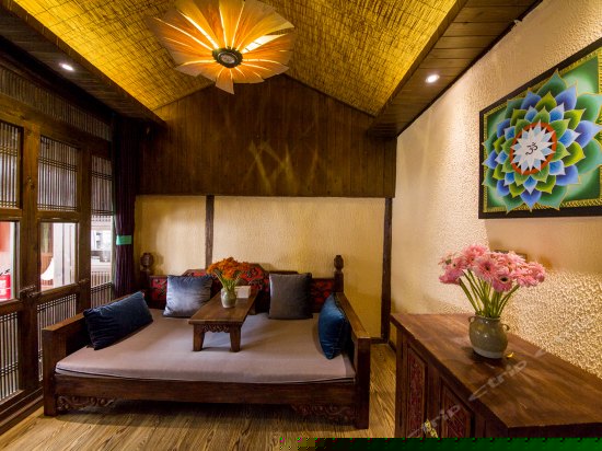 紫羽花梦蜜月圆床房