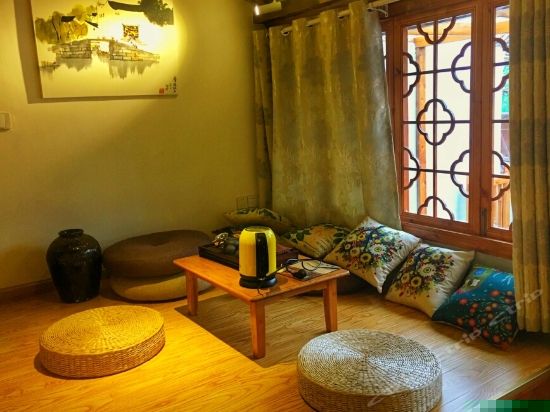 阳台复式家庭房