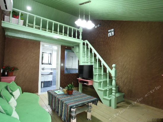 复式阁楼榻榻米大床房