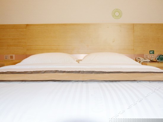 1.8米床特惠大床房(无窗)