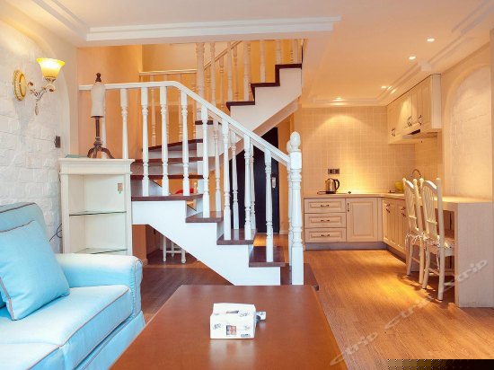 二卧室两厅复式家庭房