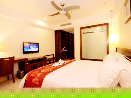 豪华落地大床房