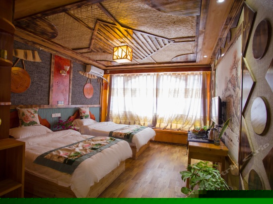 鼓动苗欢双床标间