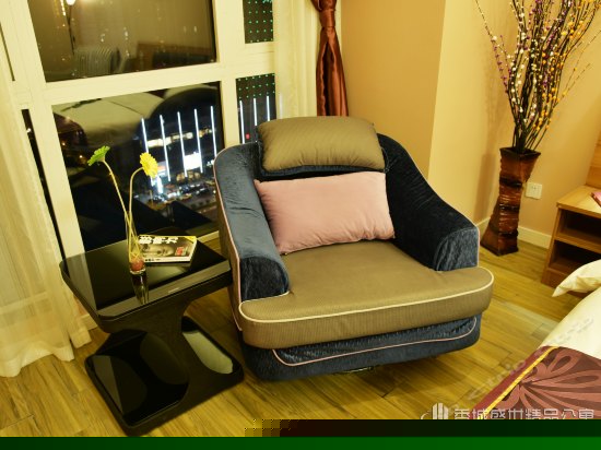 豪华夜景大床房