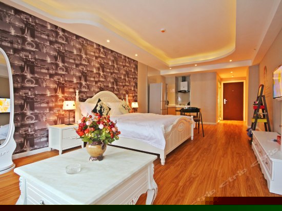 摩登英伦大床房