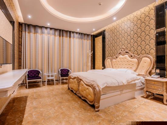 豪华尊贵大床房