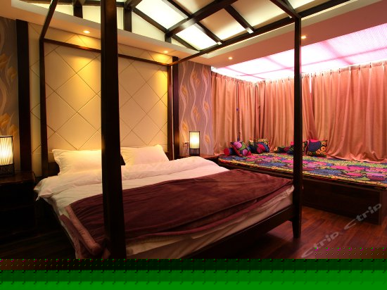 月影星空榻榻米大床房