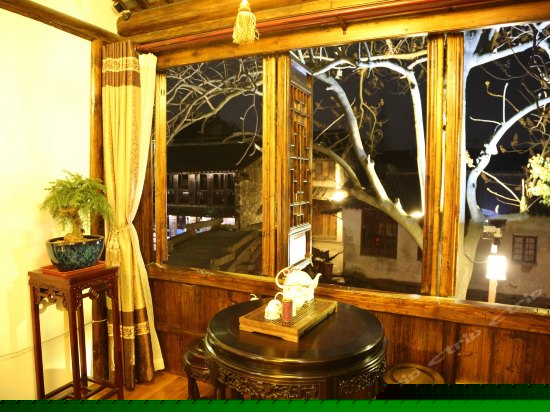 双桥缘中式枕桥临河景观房