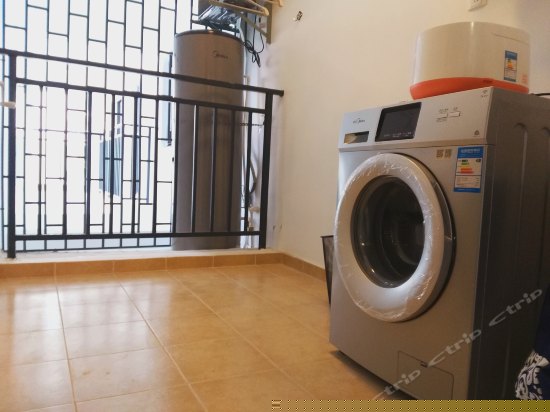 普罗旺斯薰衣草主题180度海景三居室套房