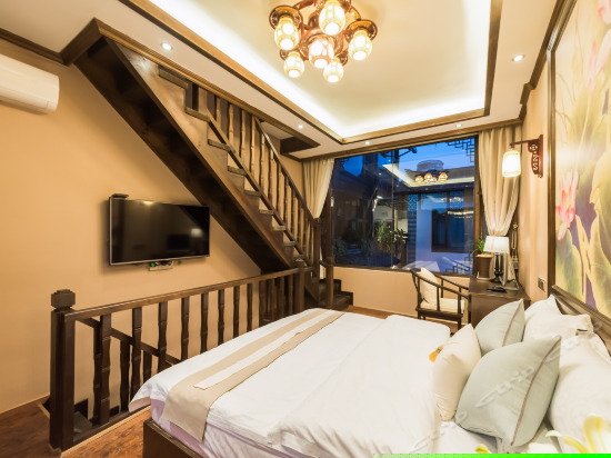 兰芯主题空中花园复式大床房