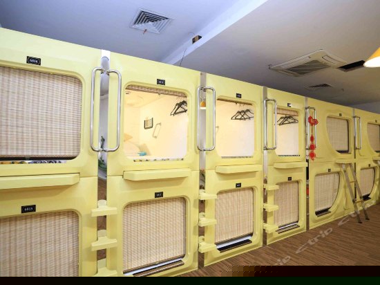 太空舱女宾竖舱