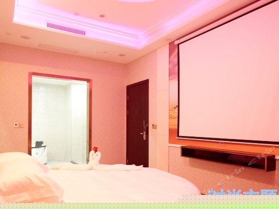 情侣主题圆床房(无窗)