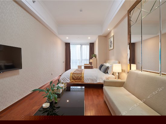 豪华商务大床房