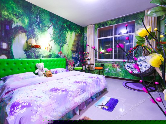 海盗船主题大床房